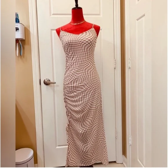 SPAGHETTI STRAP RUCHED PRINTED MAXI DRESS - Picture 5 of 12